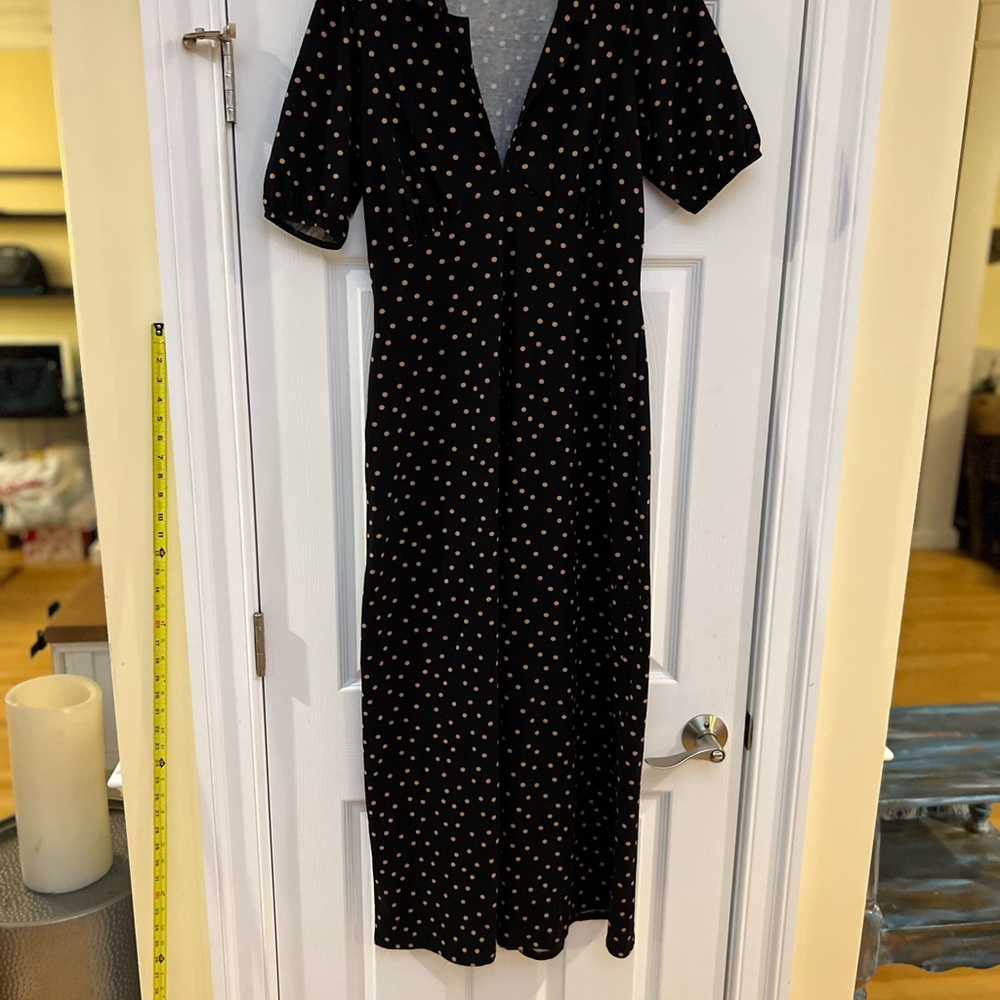 Ladies Size 6 "ASOS Design" Chic Black and White Polka Dot Midi Dress GUC ❤️